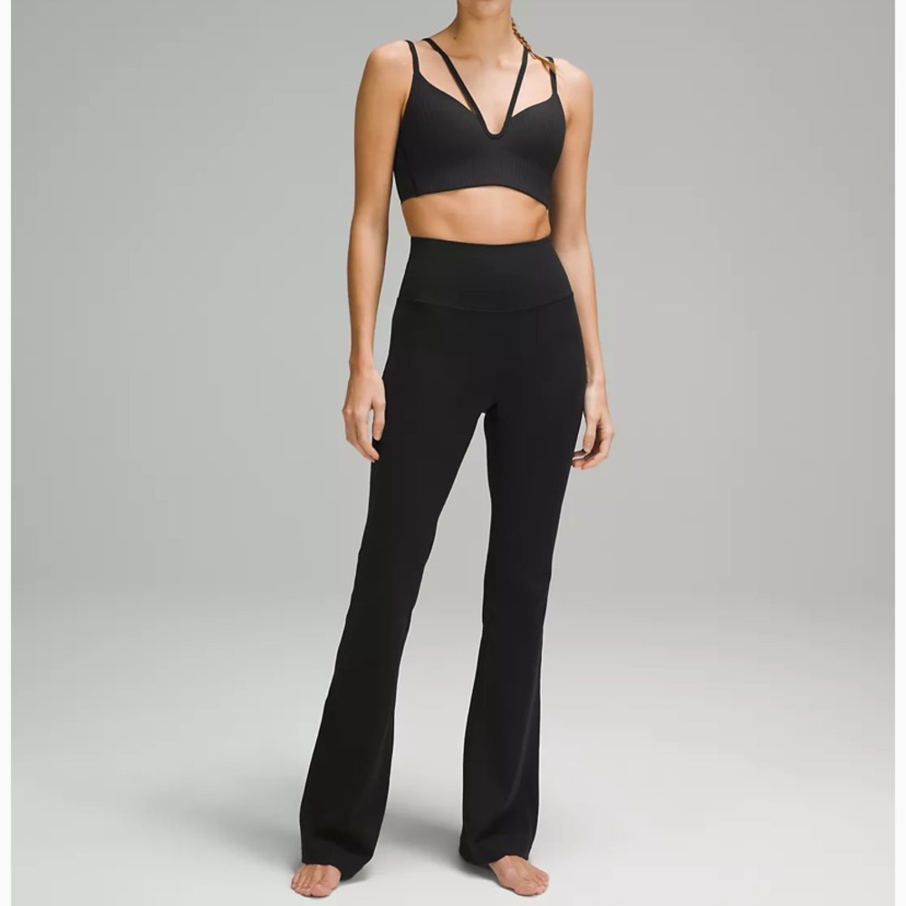 Lululemon Groove Super-High-Rise Flared Pant Nulu
Size 4 black